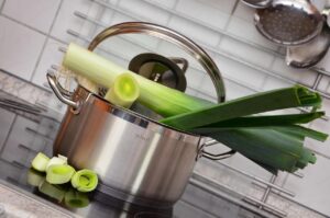 家族のごはんを炊飯器で同時調理する方法は？